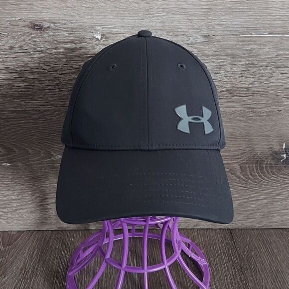 Under Armour Black Clasic Fit Fitted Hat S/M - Picture 1 of 6
